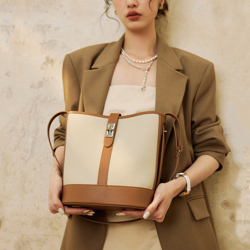 Large Capacity Women's Cowhide Bucket Shoulder Bag