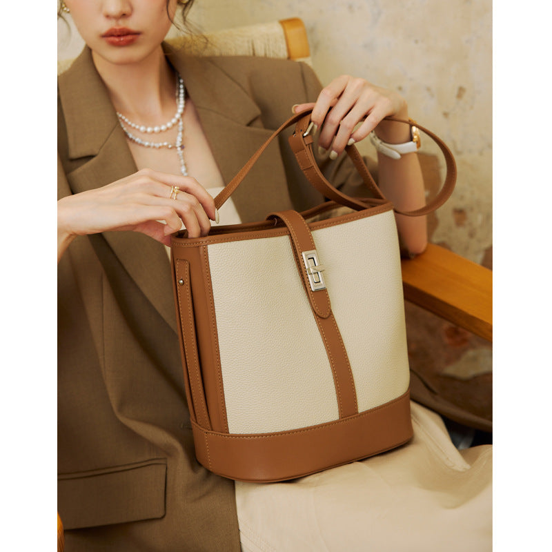 Large Capacity Women's Cowhide Bucket Shoulder Bag