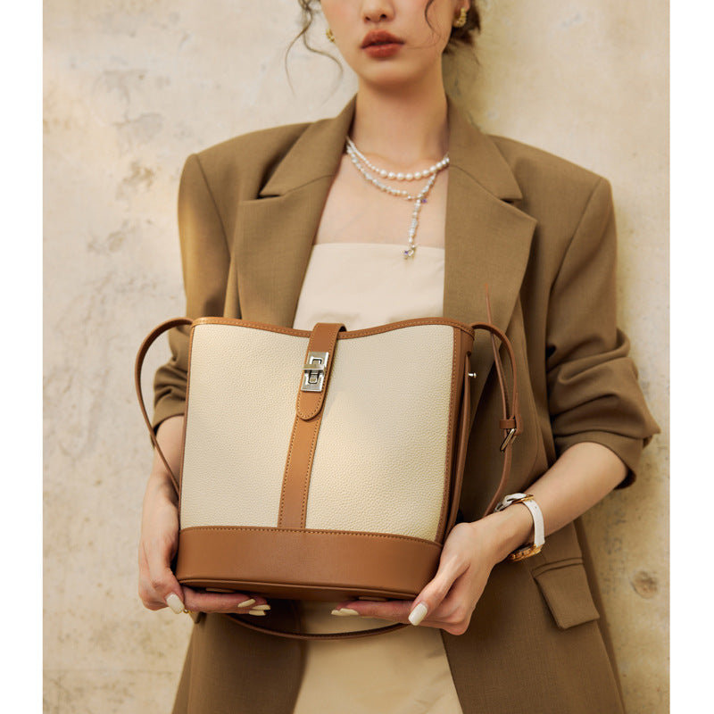 Large Capacity Women's Cowhide Bucket Shoulder Bag