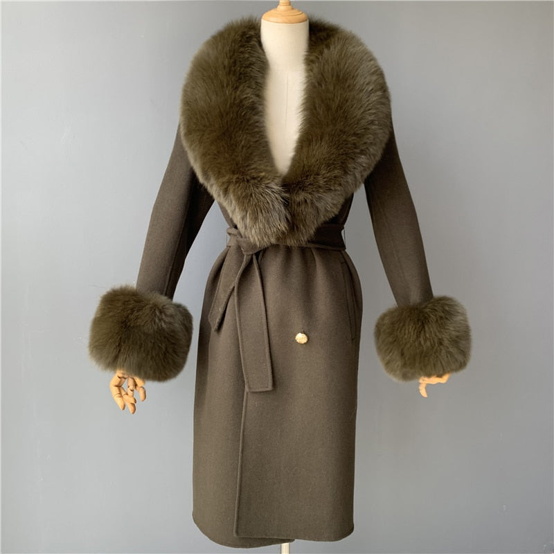 2023 Women's Woolen Coat with Natural Fur Collar.